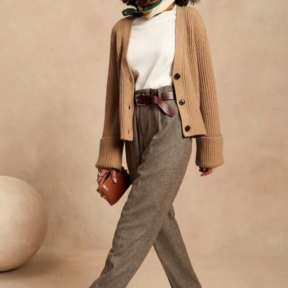 Banana Republic Camel Cashmere and Wool Blend Cardigan Size Small - Picture 4 of 12